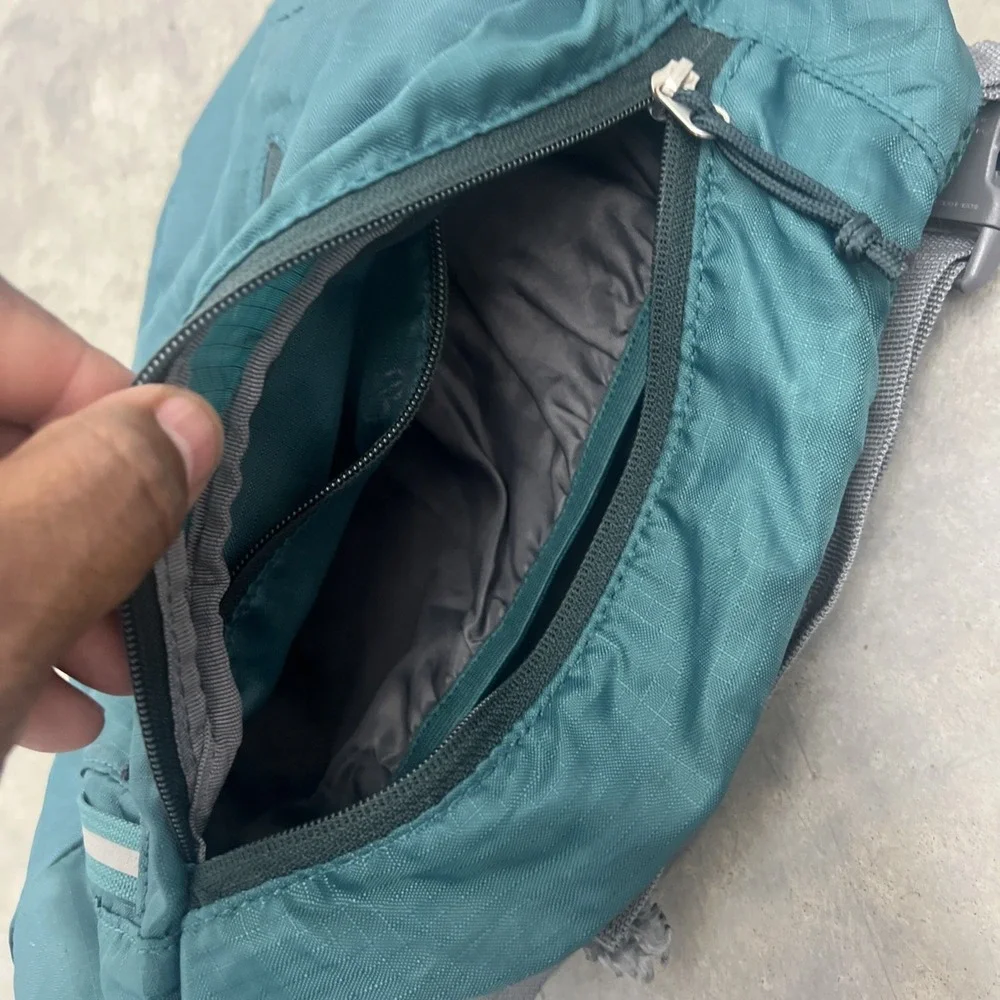 Eddie Bauer‎ Stowaway 10L Sling Bag Green Adjustable Crossbody Strap Outdoor